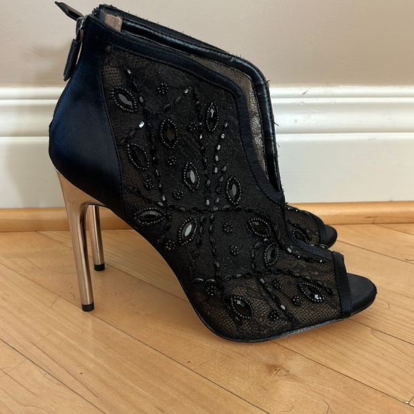 BCBGMAXAZRIA Heels